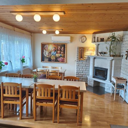 Paerna Guesthouse & Apartments Kuressaare Eksteriør bilde