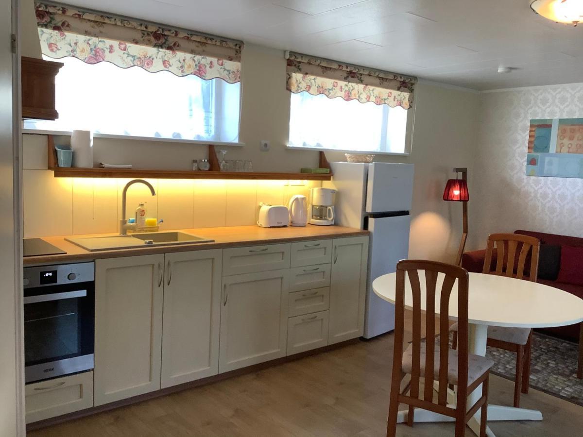 Paerna Guesthouse & Apartments Kuressaare Eksteriør bilde