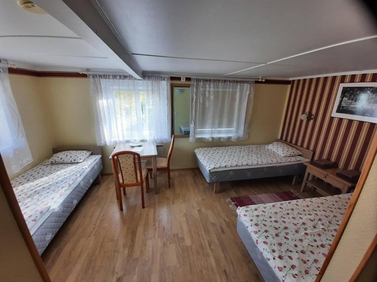 Paerna Guesthouse & Apartments Kuressaare Eksteriør bilde