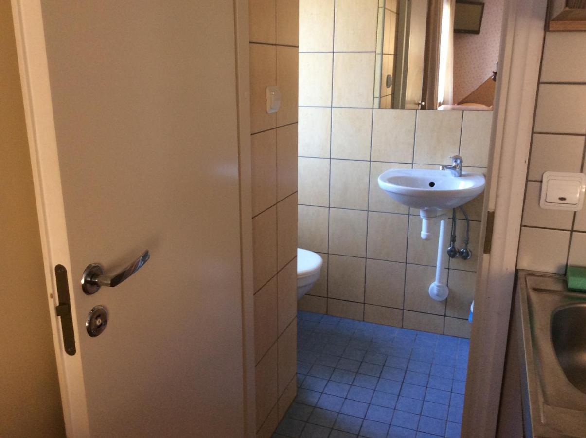 Paerna Guesthouse & Apartments Kuressaare Eksteriør bilde