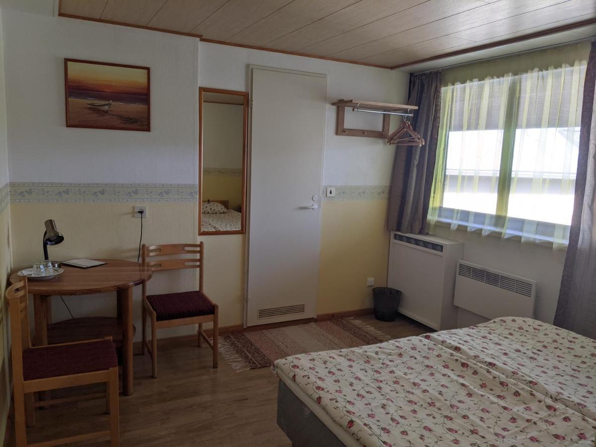 Paerna Guesthouse & Apartments Kuressaare Eksteriør bilde
