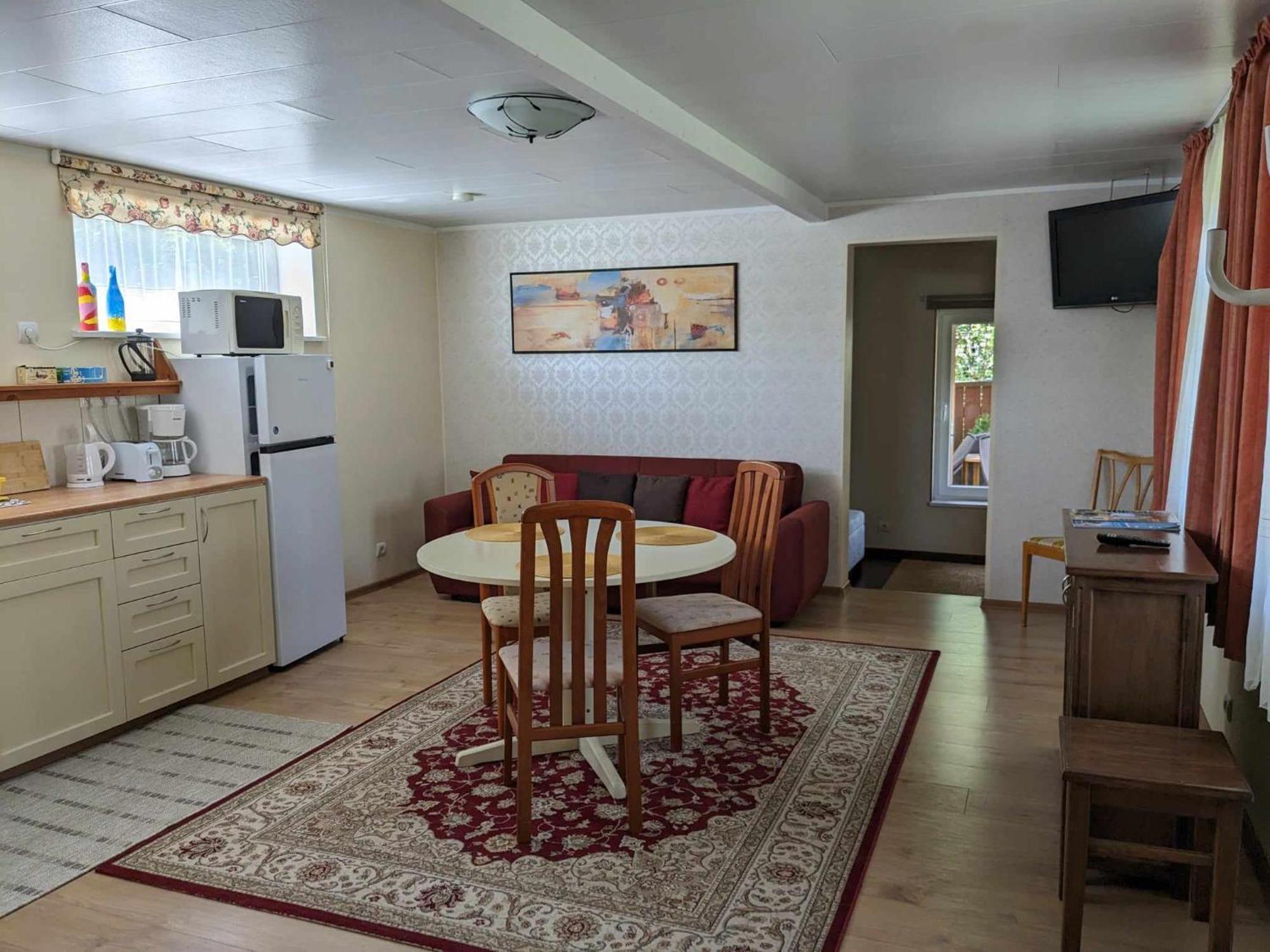 Paerna Guesthouse & Apartments Kuressaare Eksteriør bilde