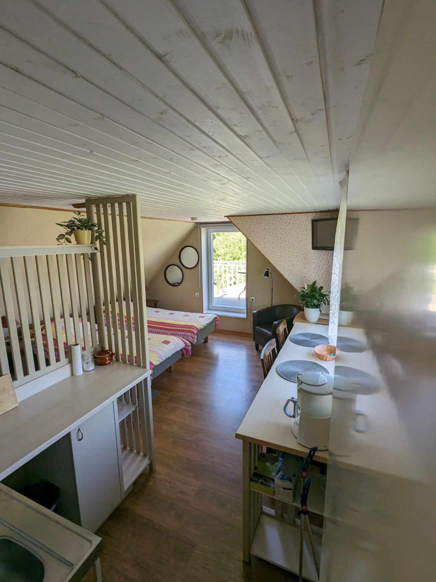 Paerna Guesthouse & Apartments Kuressaare Eksteriør bilde