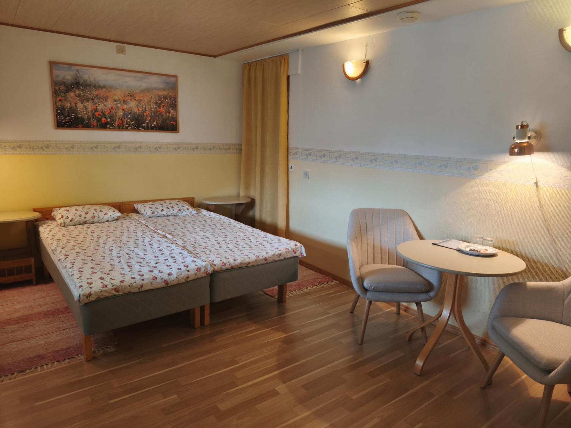 Paerna Guesthouse & Apartments Kuressaare Eksteriør bilde