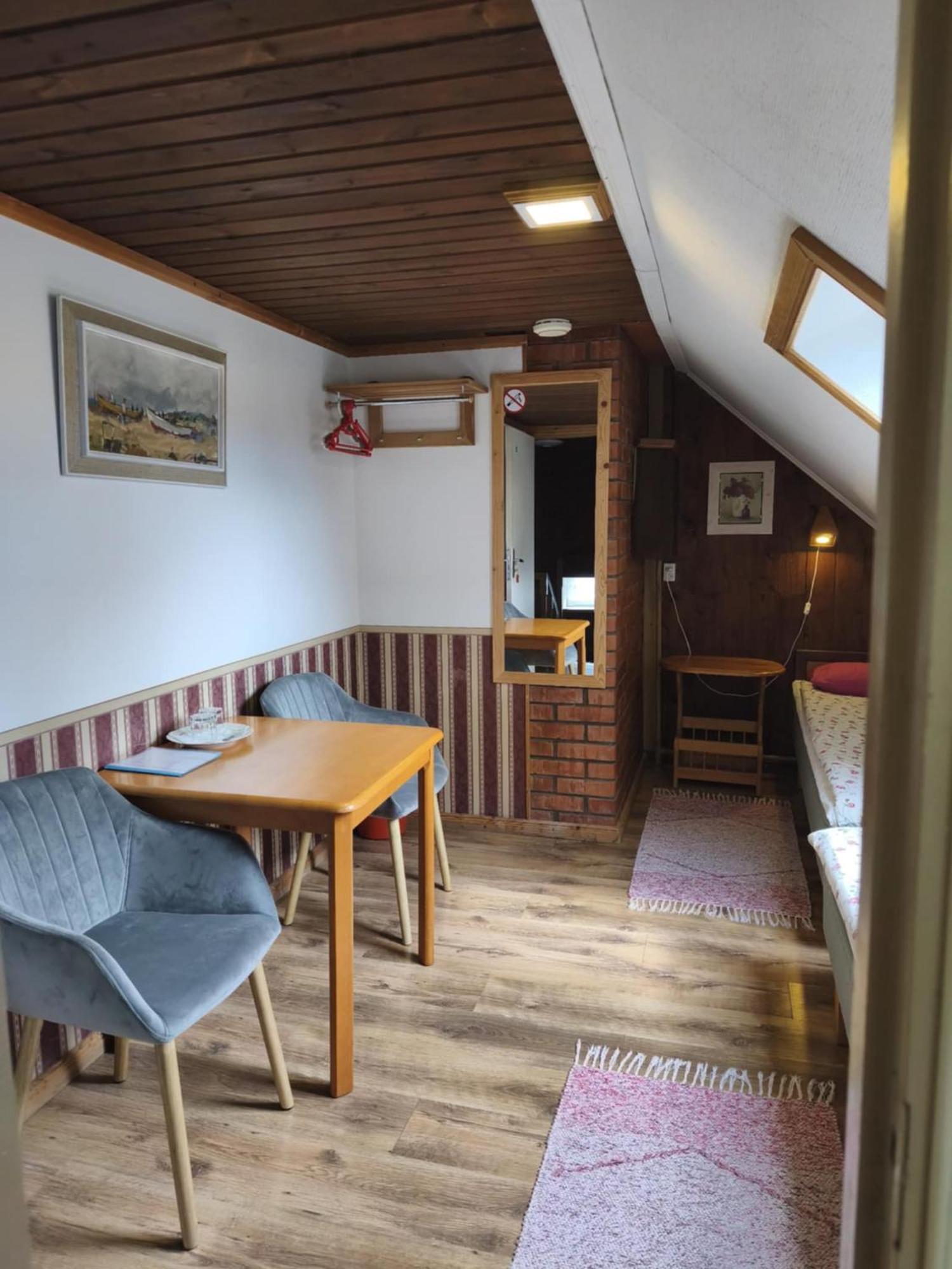Paerna Guesthouse & Apartments Kuressaare Eksteriør bilde