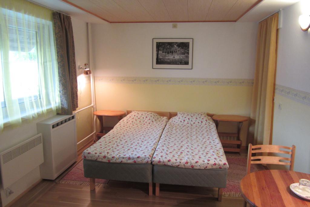 Paerna Guesthouse & Apartments Kuressaare Eksteriør bilde